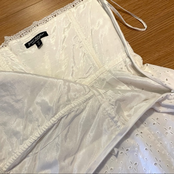 BETSEY JOHNSON VINTAGE WHITE STRAPLESS EYELET DRESS - Picture 4 of 10
